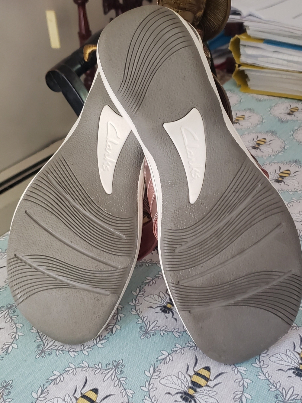 Clarks Cloud Steppers Women’s Rose Gold Slide Sandals - Picture 3 of 4